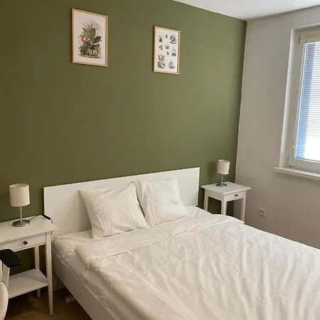 Cozy, Bright Room With Free Parking Bratislava Exterior photo